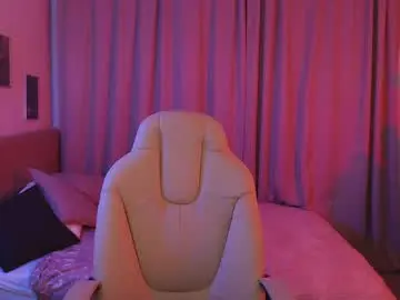 Chaturbate Live Sex Cam of marine_vact