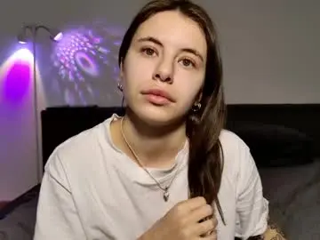 Chaturbate Watch Live Sex Cams of lucyrait