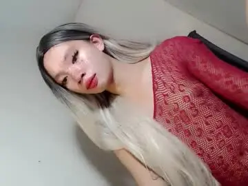 Chaturbate Live Sex Cam of shin_foxy