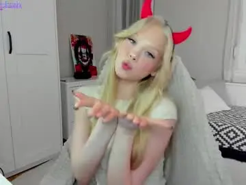 Chaturbate Live Sex Cam of sonyaplush