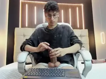 Chaturbate Live Sex of camilo_stark