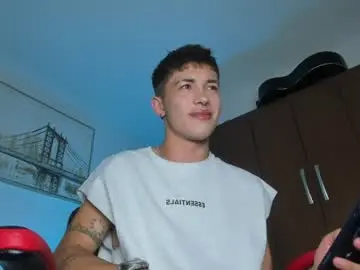 Chaturbate Best live sex cam show of ianwayne_