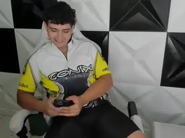 Chaturbate Free Live Porn of dani_cumboy