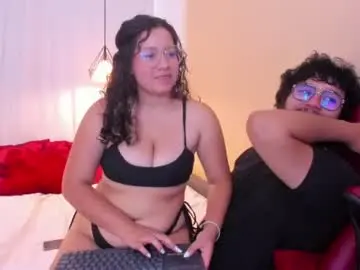 Chaturbate Live Sex Cam of liabell_