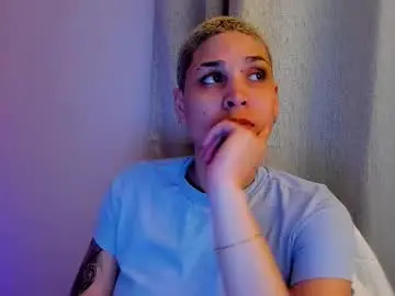 Chaturbate Watch Live Sex Cams of laura_r23