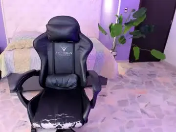 Chaturbate Free Live Porn of emma_brown022