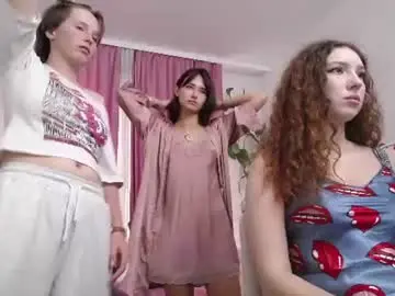 Chaturbate Live Sex Cam of julie_meow246