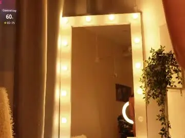 Chaturbate Live Sex Cam of gloriamillss
