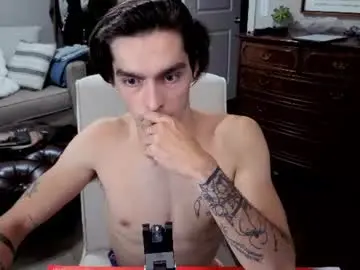 Chaturbate Nude Webcam of str8whiteboy21