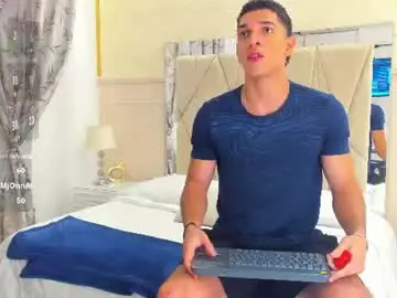 Chaturbate Watch Live Sex Cams of adrien_monteiro