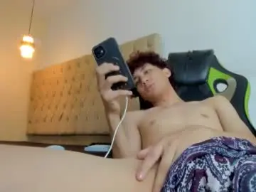 Chaturbate Adult Video Chat of alantrickz365