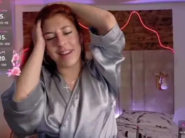 Chaturbate Live Sex Cam of alektra_bryce