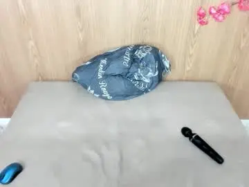 Chaturbate Nude Webcam of jenelotizz06