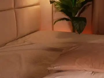 Chaturbate Live Sex Cam of enyollbloss