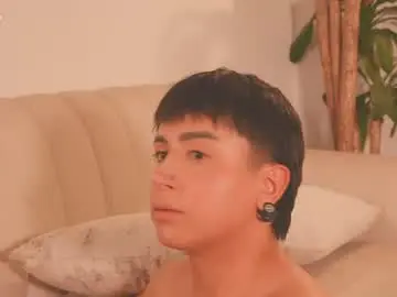 Chaturbate Live Sex Cam of enyollbloss