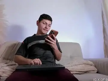 Chaturbate Adult Webcam of a_lejandro_0_8