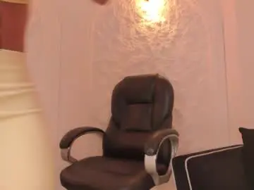 Chaturbate Live Sex Cam of mileycruz_