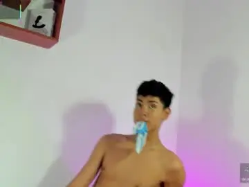 Chaturbate Sex Chat of logantwink18