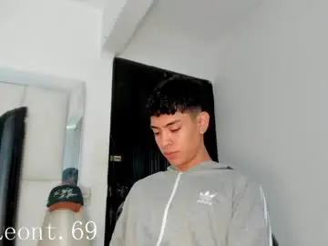 Chaturbate Sex Cam of logantwink18