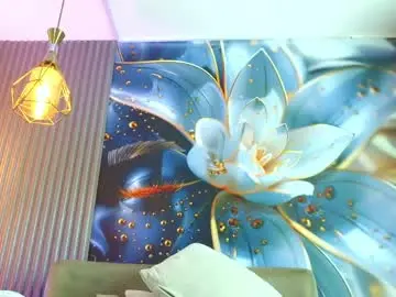 Chaturbate Live Sex Cam of bella_moonlight_cr