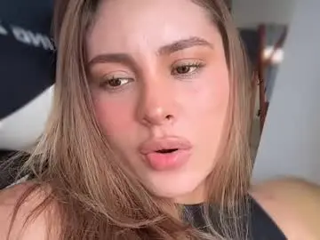 Chaturbate Best live sex cam show of mia_ferrer777