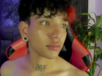 Chaturbate Watch Live Sex Cams of noah_travis