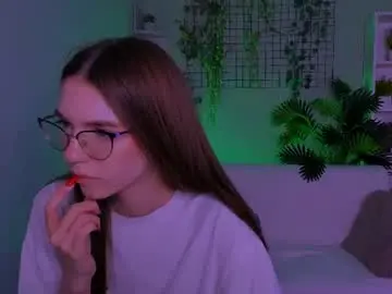 Chaturbate Free Live Porn of emilia_fly
