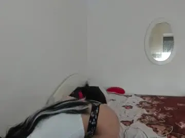 Chaturbate Live Sex Cam of maya_and_guests