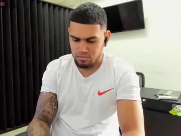 Chaturbate Best live sex cam show of aaronhunter__