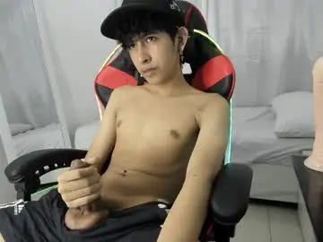 Chaturbate Nude Webcam of julian_xp