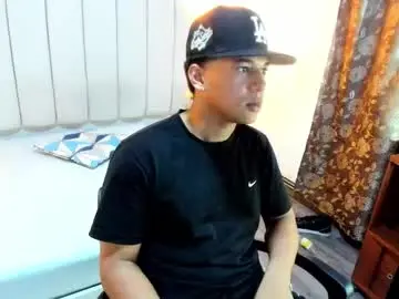 Chaturbate Sex Cam of mathy_robert