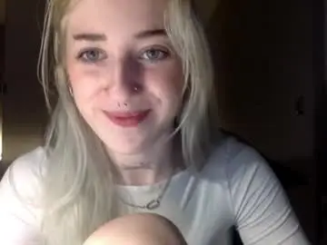 Chaturbate Live Sex Cam of emmydesire