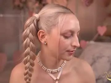 Chaturbate Live Sex Cam of marylunamay