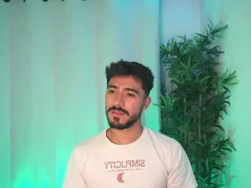 Chaturbate Live Porn of damon_frost