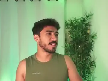 Chaturbate Live Sex Cam of damon_frost