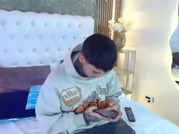 Chaturbate Live Sex Cam of canili_hot