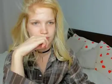 Chaturbate Live Sex Cam of xloe_queen