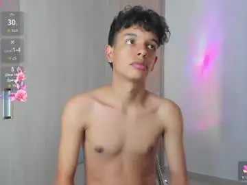 Chaturbate Best live sex cam show of maxfrost1