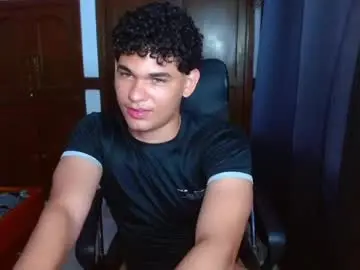 Chaturbate Watch Live Sex Cams of zyrosxk