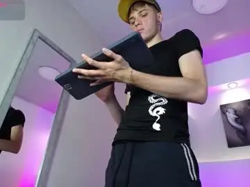 Chaturbate Adult Video Chat of robbinblaze