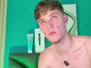 Chaturbate Live Sex Cam of robbinblaze
