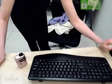 Chaturbate Live Porn of kiss_of_love_0