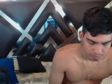 Chaturbate Watch Live Sex Cams of milo_and_mily