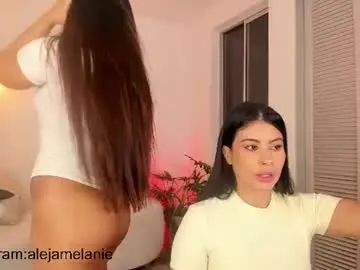 Chaturbate Live Sex Cam of miss_melanie18