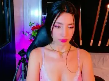 Chaturbate Live Sex Cam of mialovelyn