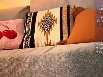 Chaturbate Live Sex Cam of shylittlemouth