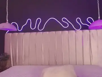 Chaturbate Live Sex Cam of zhally_dee