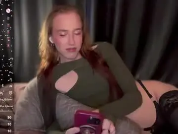 Chaturbate Live Sex Cam of avril_pearly_