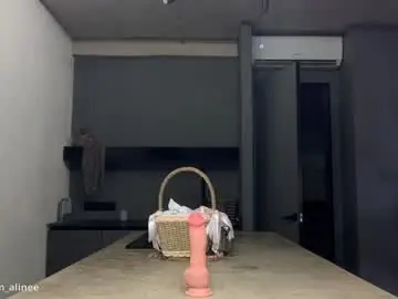 Chaturbate Live Porn of golden_alinee