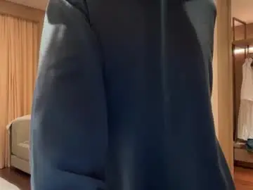 Chaturbate Live Sex Cam of golden_alinee